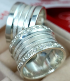 Aliança Prata com zirconias 10mm