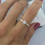 Anel Solitário em Ouro 18k Modelo Leaf