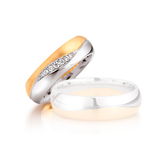 Aliança Bodas Ouro 18k Abaulada Com Corte Em Onda - Feminina - OROS