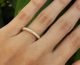 Aliança de casamento em ouro18k  Alta com pedras na borda -PAR - OROS