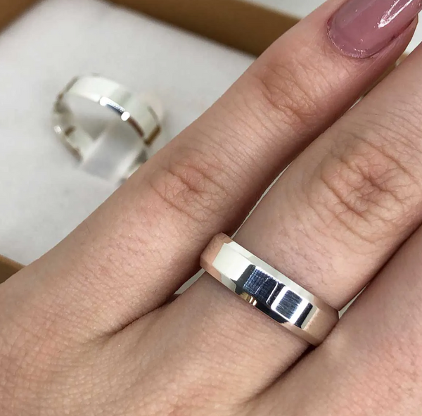 Aliança prata reta 5mm Chanfrada