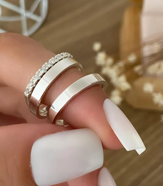 Aliança prata reta 4mm com aparador