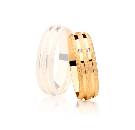 Aliança Ouro 18k Semi Abaulada Com Acabamento Fosco Diamantado - Feminina - OROS